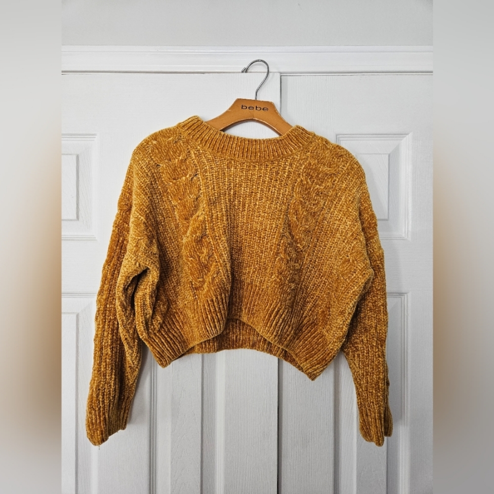 Yellow crop knitted sweater